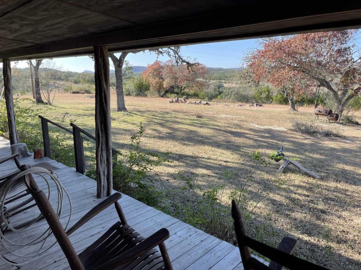 West 1077 Guest Ranch - Retreat Bed & Breakfast Tarpley Exterior photo